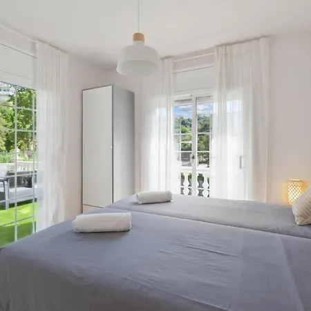 Ainara Two * リョレート・デ・マル