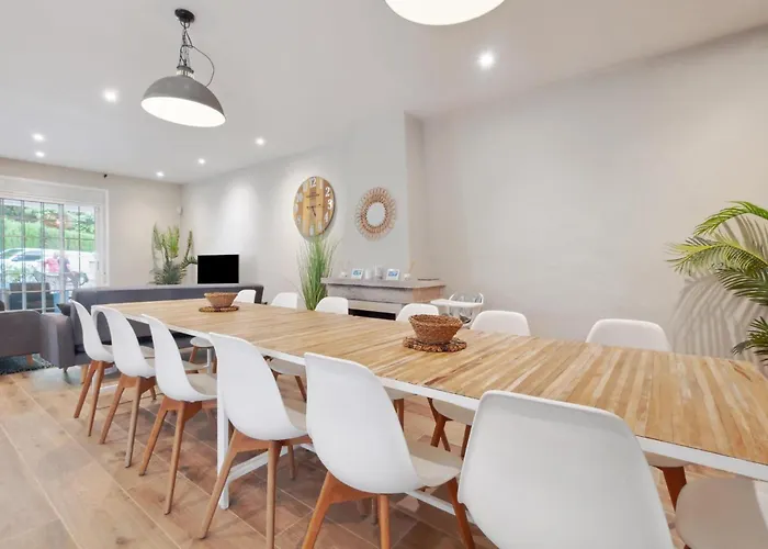 Semesterbostad Ainara Two